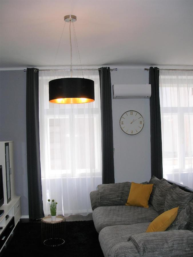 Apartman Neverin Apartment Rijeka Exterior photo